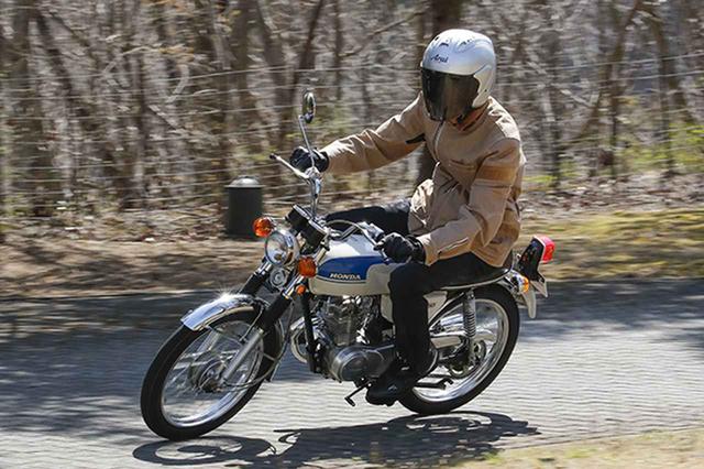 画像: 往年のサウンドを響かせた「ベンリイCB50」(71年 写真=徳永茂)