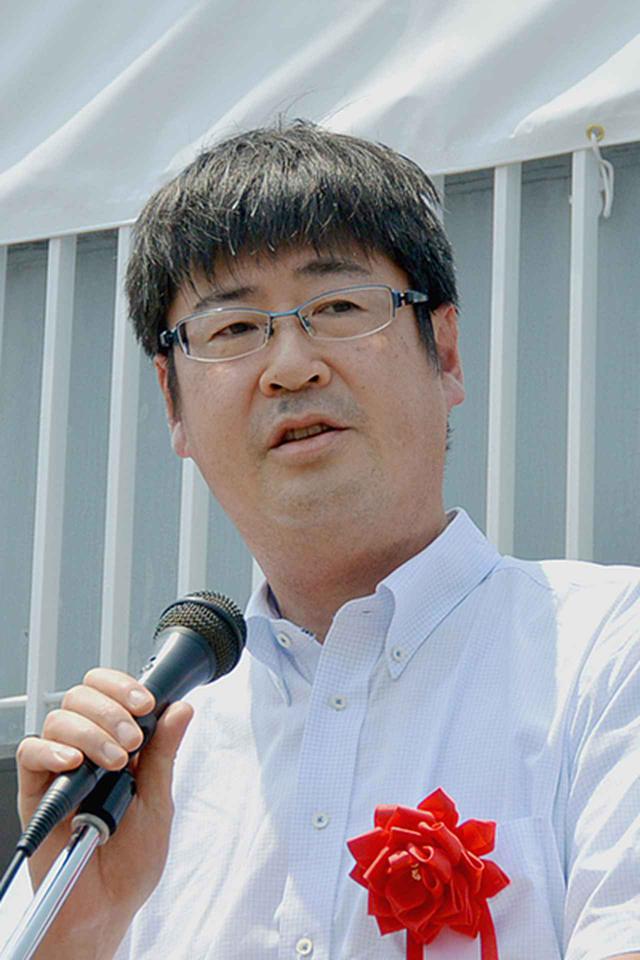 画像: 来賓を代表してあいさつする早川警察庁運転免許課長