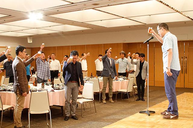 画像: 加藤社長の発声で乾杯
