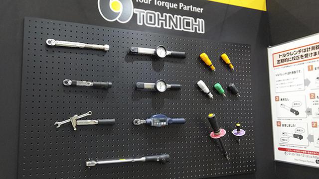 画像: 東日製作所はトルク機器などをはじめ多彩なラインアップを紹介