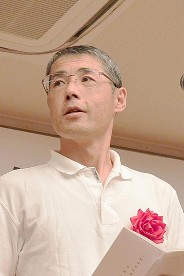 画像: 選手を労う難波三重県警本部長