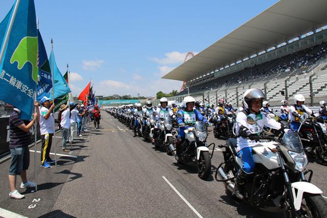 画像2: 上手に走るライダーがカッコ良い!