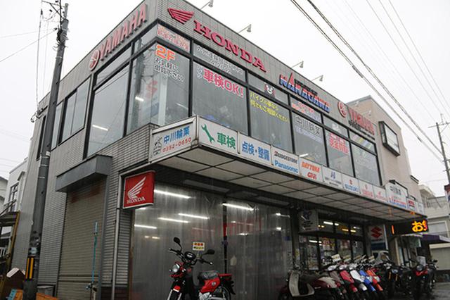 画像: 県道沿いの路面店となる店舗外観