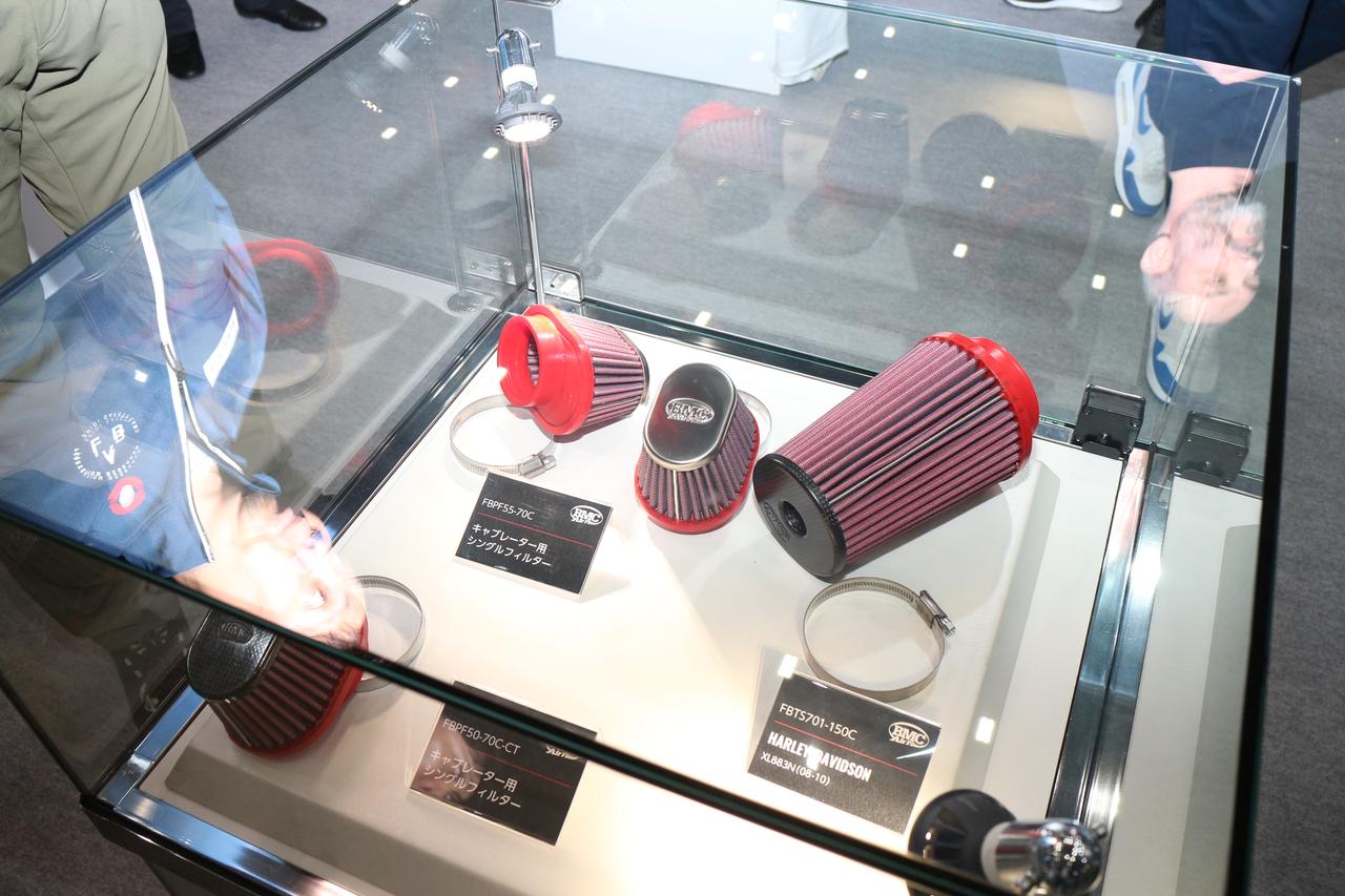 画像: キャブレター用フィルターも注目を集めた