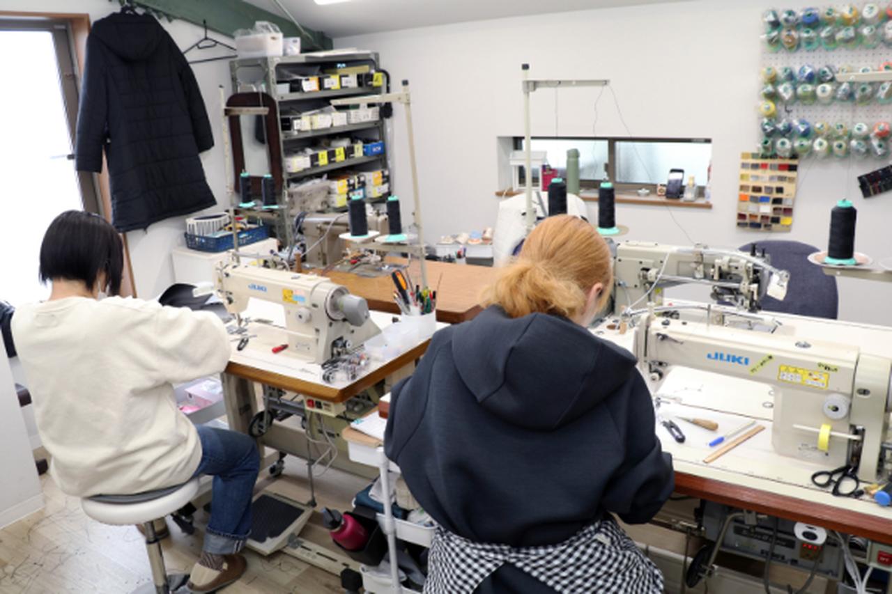 画像: 24年に縫製部を朝霞へ集約。開発・製作が早くなった