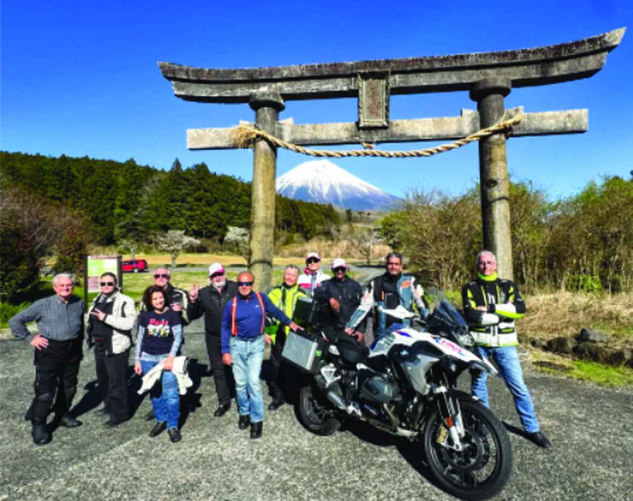 画像: 25年にはFIM公認のバイクツアーを催行した