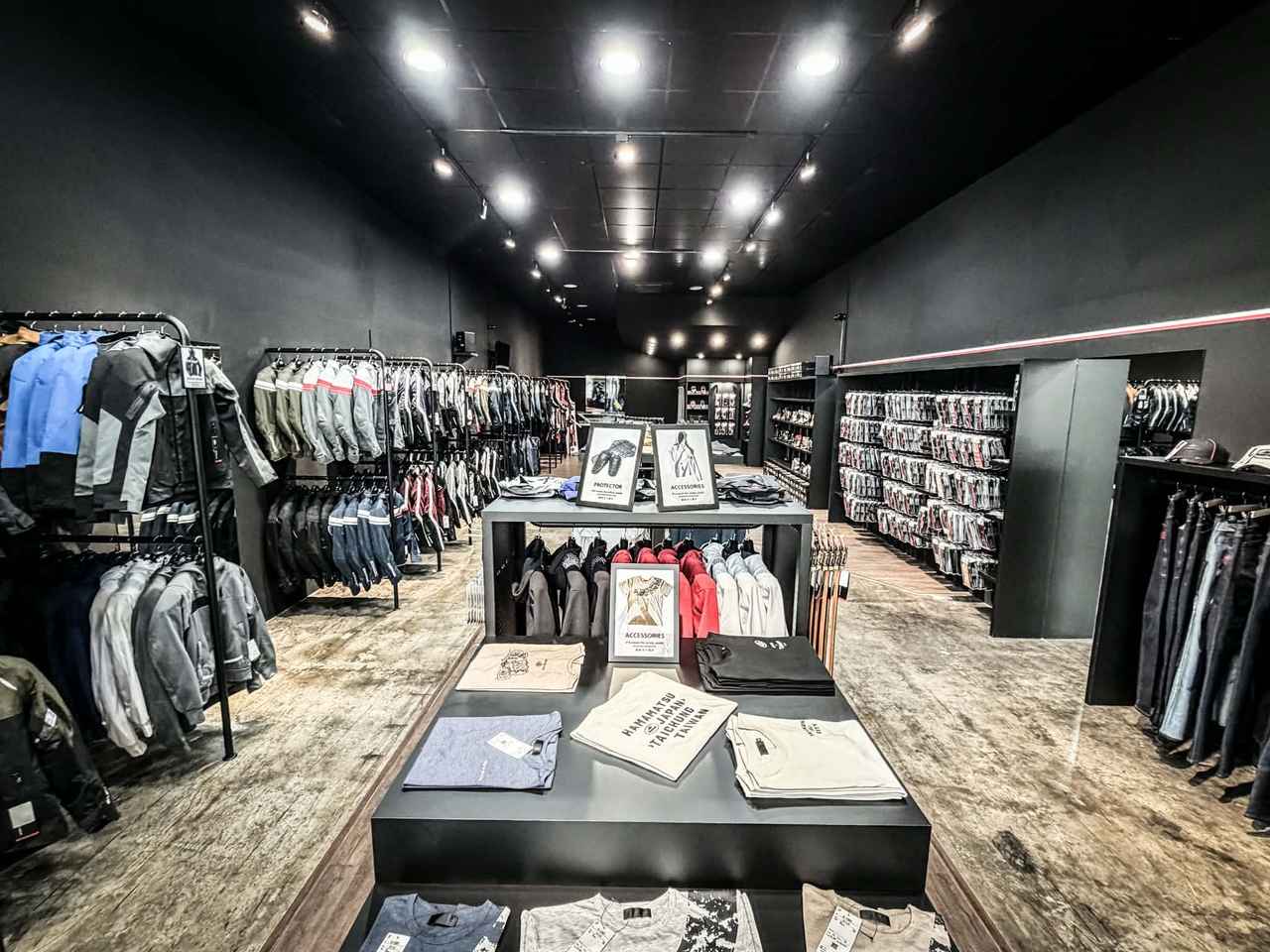 画像: 海外店舗ではレイアウトや内装をグローバル標準化させる(写真は台湾の台中店)