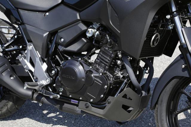 画像: エンジンは旧GSR250系の水冷並列2気筒。GSX250Rよりも中間トルクに振った出力特性で、パワフルさやシャープさとは無縁な分、安定性や扱いやすさが印象的。もう少しアクセル開度反応がよく、回転フリクションロスが少ないといいのに。