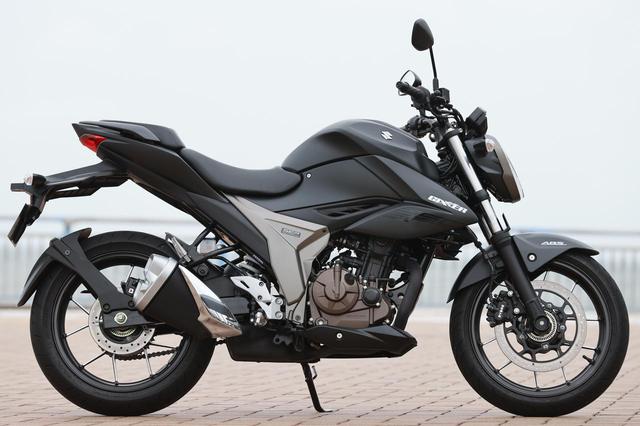 画像: SUZUKI ジクサー250 総排気量:249cc エンジン形式:油冷4ストSOHC4バルブ単気筒 発売日:2020年6月17日 メーカー希望小売価格:税込44万8800円