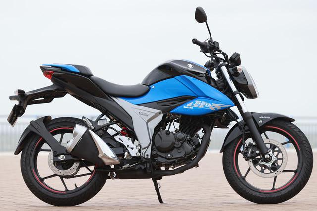 画像: SUZUKI ジクサー150 総排気量:154cc エンジン形式:空冷4ストSOHC2バルブ単気筒 発売日:2020年3月4日 メーカー希望小売価格:税込35万2000円