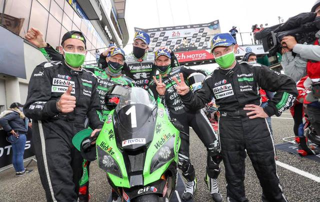 画像: 2018-19チャンピオンチーム SRCカワサキ 日本のWebike!トリックスターレーシングがサポートしてます