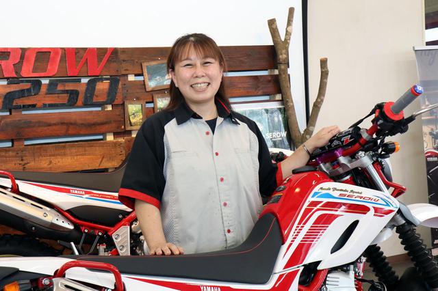 画像: YSP京葉の内藤一代さん。同店ではセローやトリッカーの独自機種を販売中