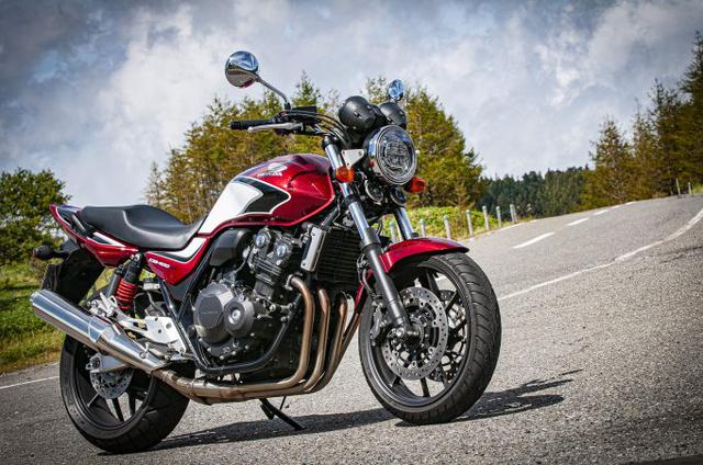 画像3: ワインディングでの『CB400SF』は別の顔