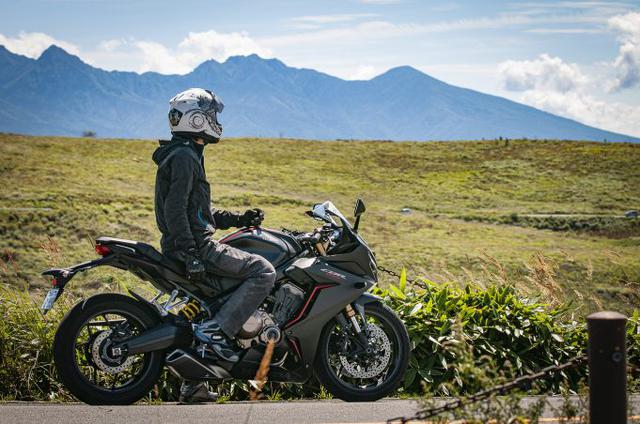 画像2: ゆっくり走るCBR650Rにも『味わい』がある