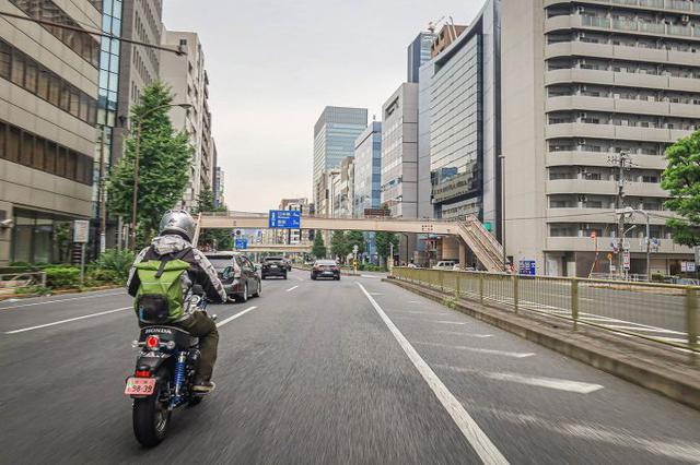画像1: 街乗りは快適そのもの! ストリートバイクとしても完成されている