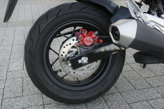 画像4: グロムのフロント倒立フォークは原付二種のスポーツ性能レベルをさらに上げた