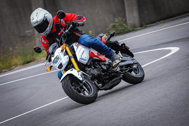 画像2: グロム(GROM)のディメンションは大型バイクをそのまま『小さくした』みたい?