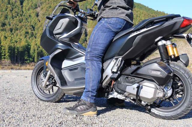 画像: ADV150が快適だと感じた理由① ポジションがゆったりとしている!