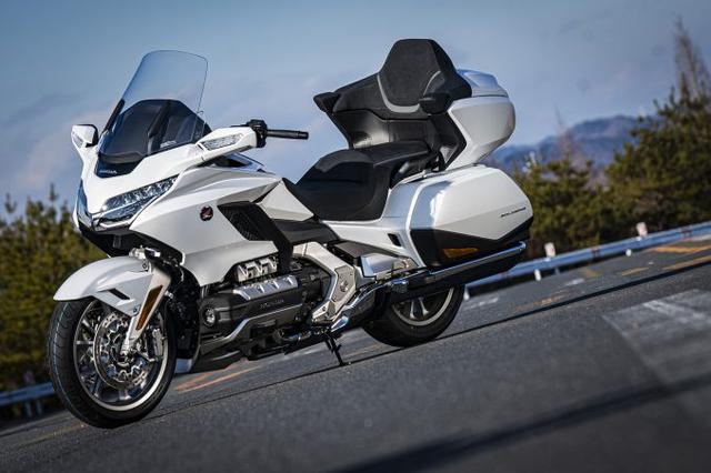 画像1: 注目は『ゴールドウイング ツアー(Gold Wing Tour)のリアトランク!