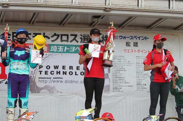画像: 左から総合2位の本田、優勝の川井、3位の小野 地元T.E.SPORTが1-3位フィニッシュでした