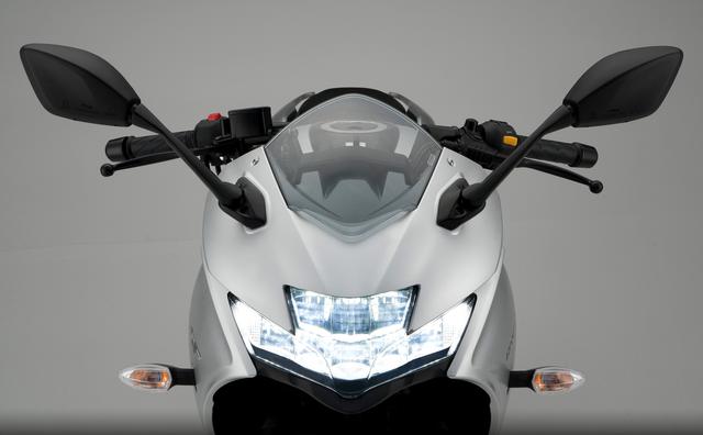 画像1: いやこれ『買い』でしょ!? スズキのジクサーSF250はコスパだけじゃなくて、走りにもかなり本気みたい!