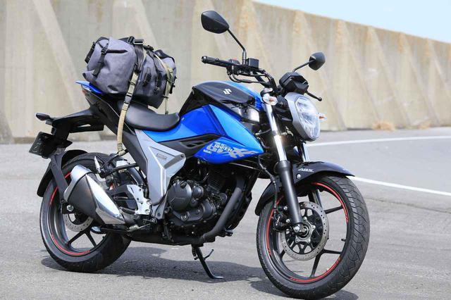 画像9: スズキ新型『ジクサー150』は積載テクニックだけでロングツーリング対応型バイクに化けるんです!
