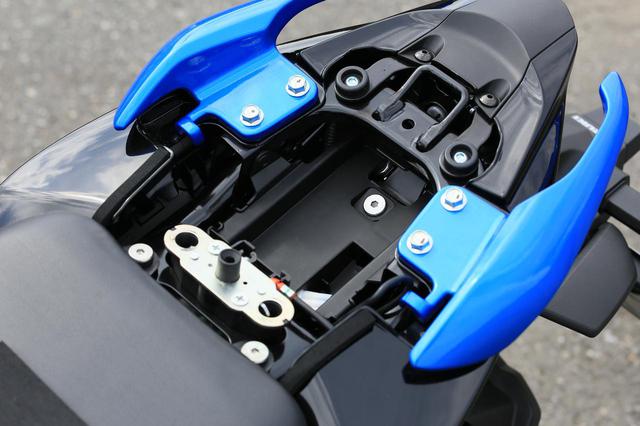 画像: 車載工具を外すとこんな感じ。