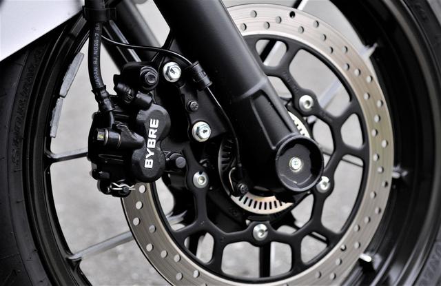 画像3: ジクサーSF250は本当にスポーツバイクか?