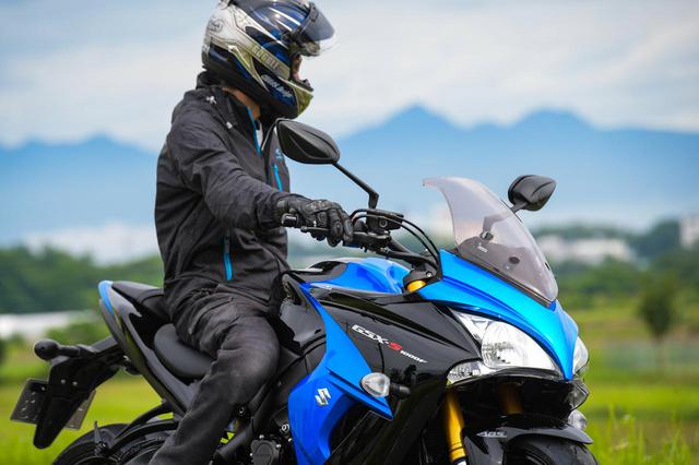 画像3: バイクにはスズキ『GSX-S1000F』をセレクト!
