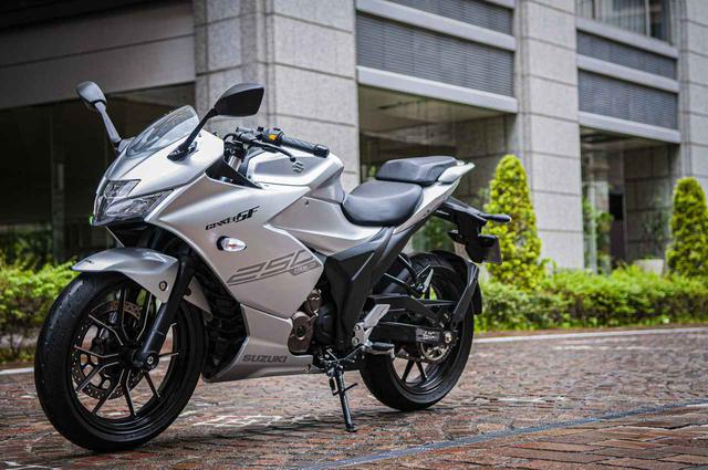 画像1: スズキ渾身の250ccバイク『ジクサーSF250』などの生産が遅れています