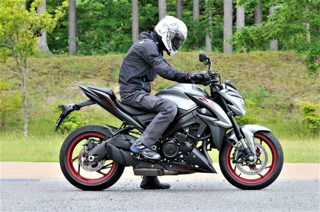 画像: ライダー身長176cm