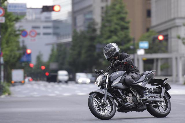 画像1: ハンドリングまで軽いジクサー250
