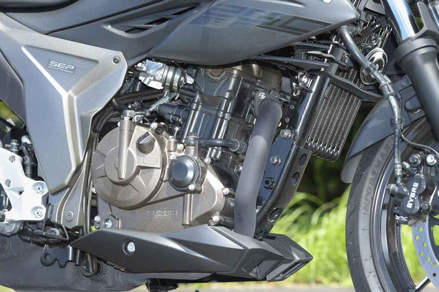 画像: スズキの新型油冷エンジンの『低重心』を感じやすいジクサー250