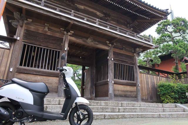 画像: 本覚寺にて。
