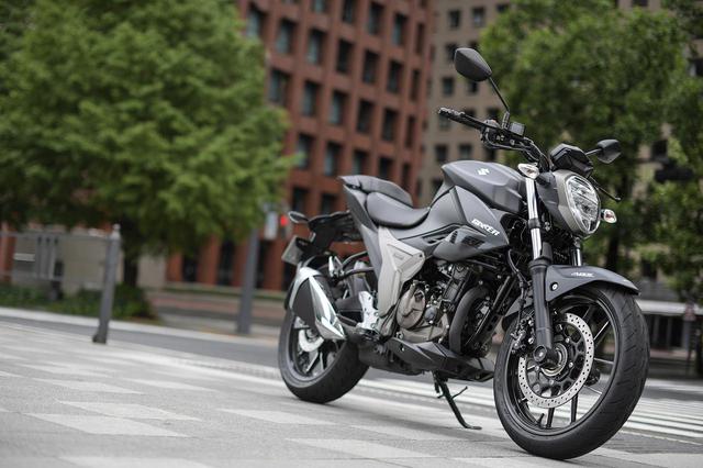スズキ『レッツ』は50cc原付スクーターの最高コスパ!? バイク初心者も