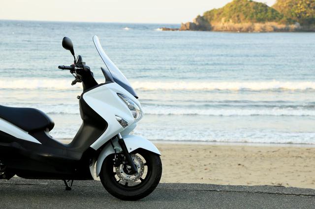 画像3: 150ccのバイクには望めない余裕の高速クルージング
