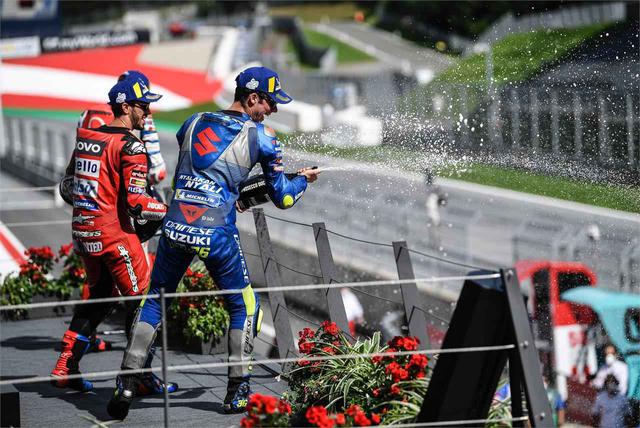 画像: スズキがMotoGPで暴れるレースは見てて面白い