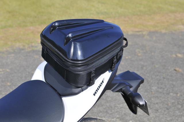 画像3: GSX-S1000Fでいちばん安心なのは小型シートバッグ!