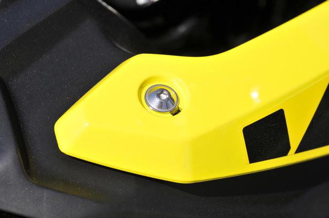画像2: スズキのバイクのカウルには『謎の穴』が空いている