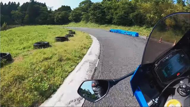画像2: スムーズに大型バイクを操るお手本?