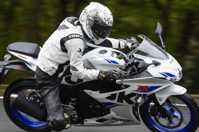 画像1: 125ccバイクはライディングフォームも流れるように