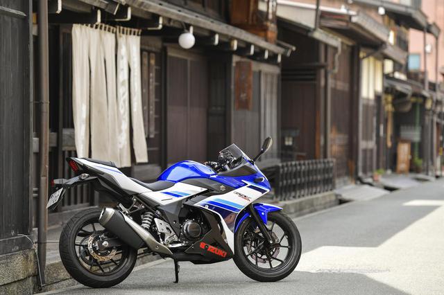 画像: 進路変更! スズキ『GSX250R』はゆっくり走るのが得意すぎる