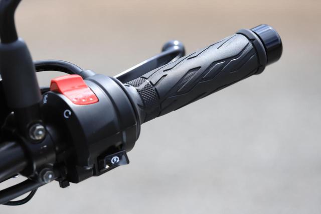 画像3: ② SV650のエンジンは力強いだけでなく、味わい深い