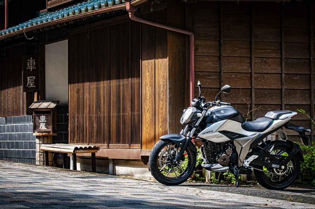 画像2: 『ジクサーSF250』と『ジクサー250』の快適さの違い