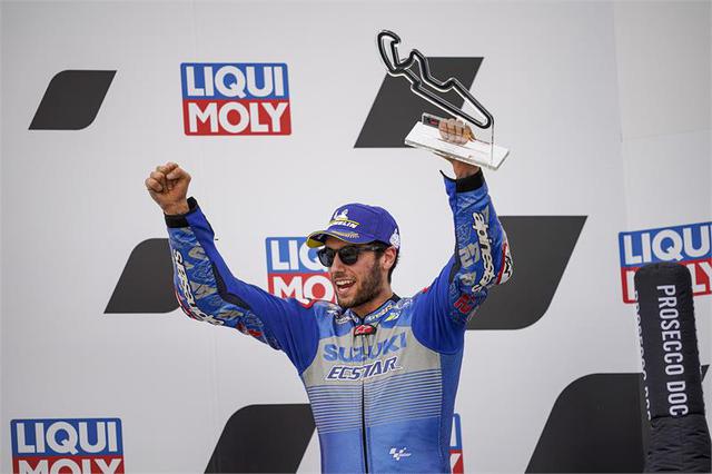 画像2: ライダーもチームも、スズキがナンバーワン!