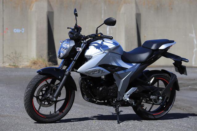 画像: SUZUKI ジクサー150 メーカー希望小売価格:35万2000円(消費税10%込)