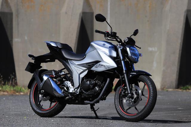 画像: SUZUKI ジクサー150 メーカー希望小売価格:35万2000円(消費税10%込)