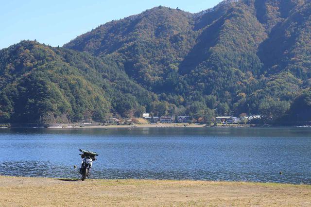 画像: ジクサー150「ここは俺の湖畔だー!」