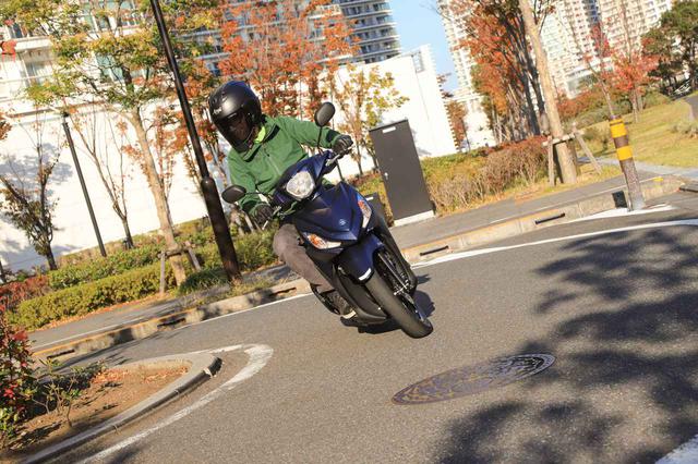 画像1: 大径14インチホイールは不意のアクシデントに強い