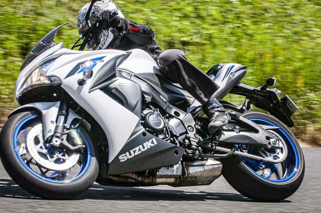 画像2: GSX-S1000Fの『パワー』と『軽さ』をライディングポジションで活かす
